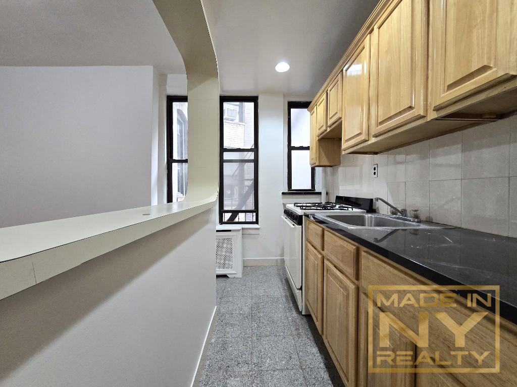 43-30 46th Street 2F Sunnyside Queens NY 11104