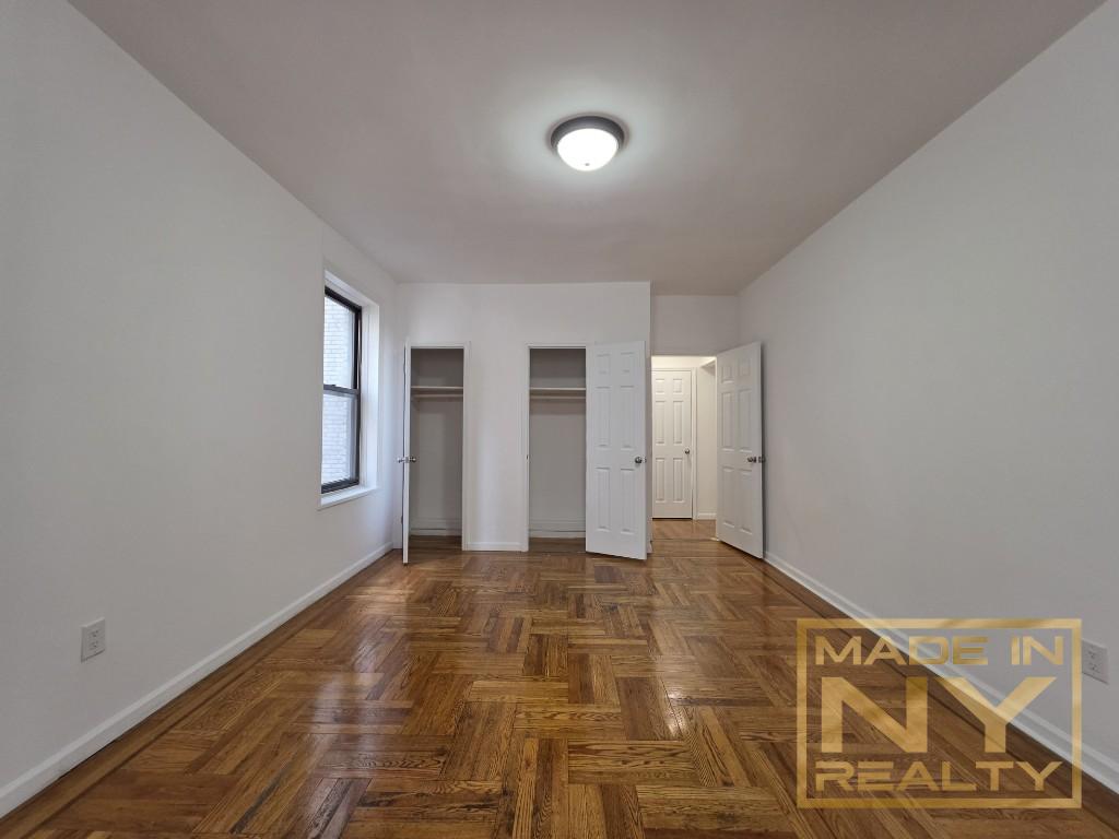 41-07 42nd Street 3E Sunnyside Queens NY 11103