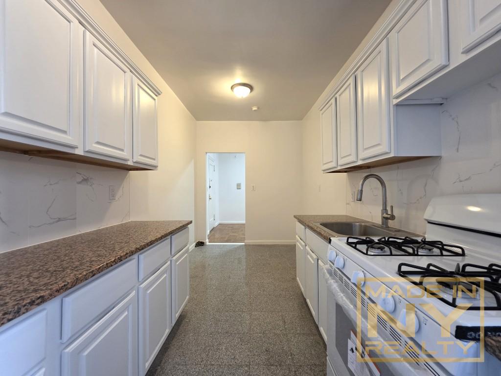 41-07 42nd Street 3E Sunnyside Queens NY 11103