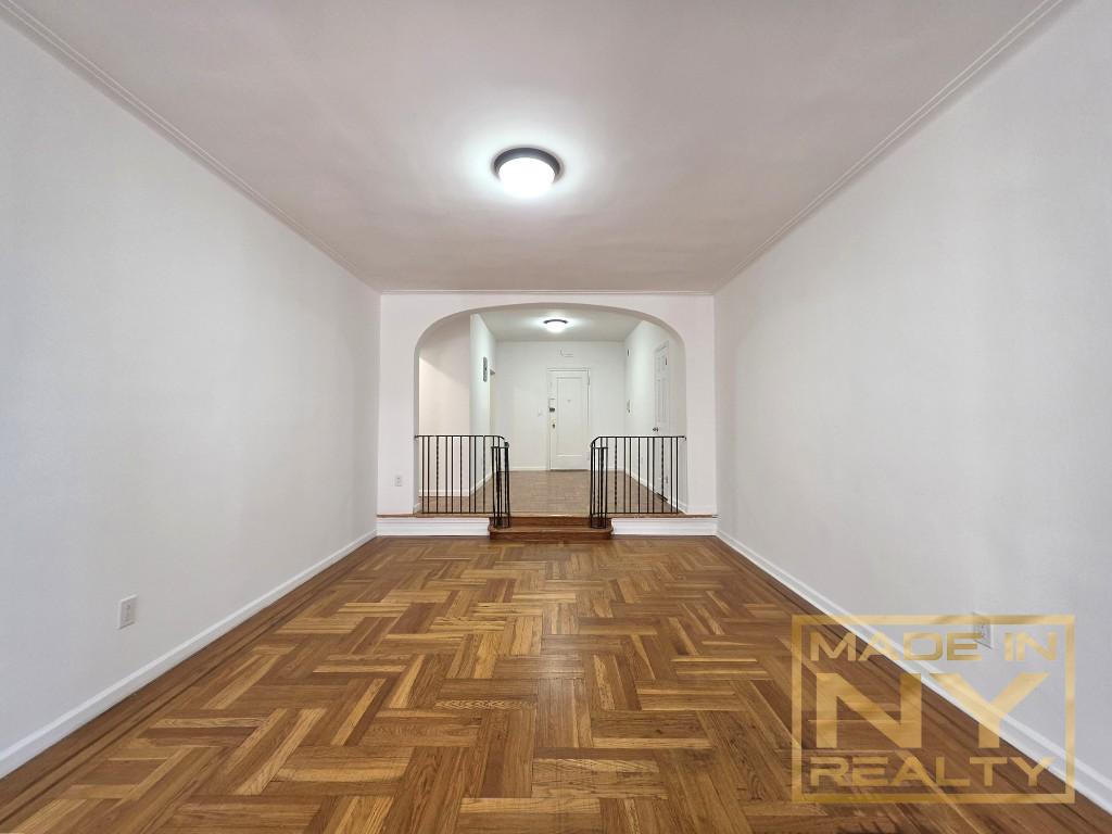 41-07 42nd Street 3E Sunnyside Queens NY 11103