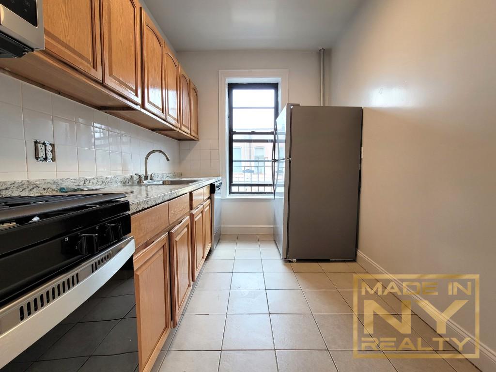 31-49 29th Street B11 Astoria Queens NY 11106