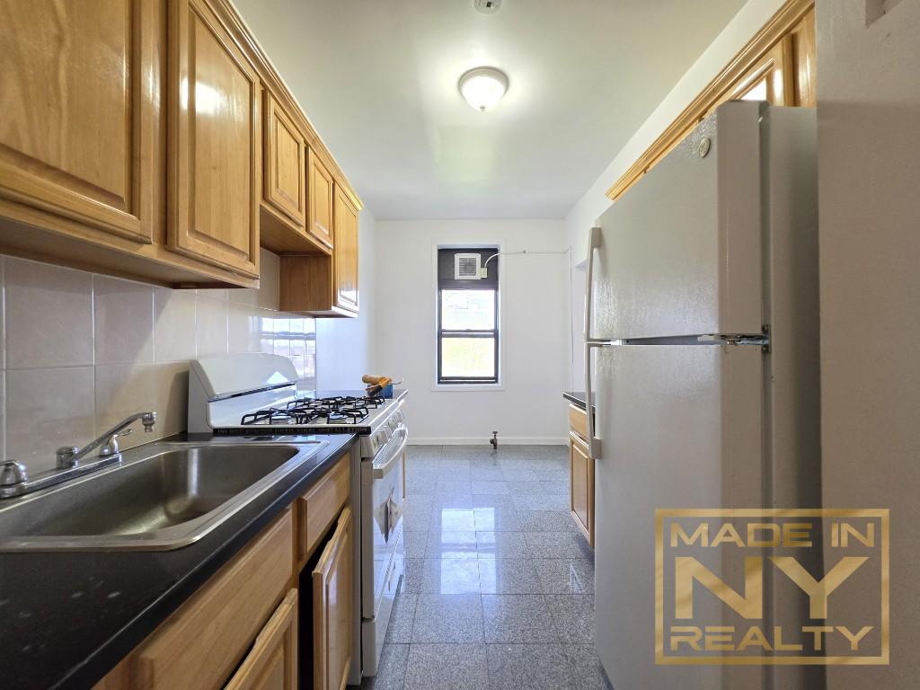 144-44 Sanford Avenue 6C Queens NY 11355