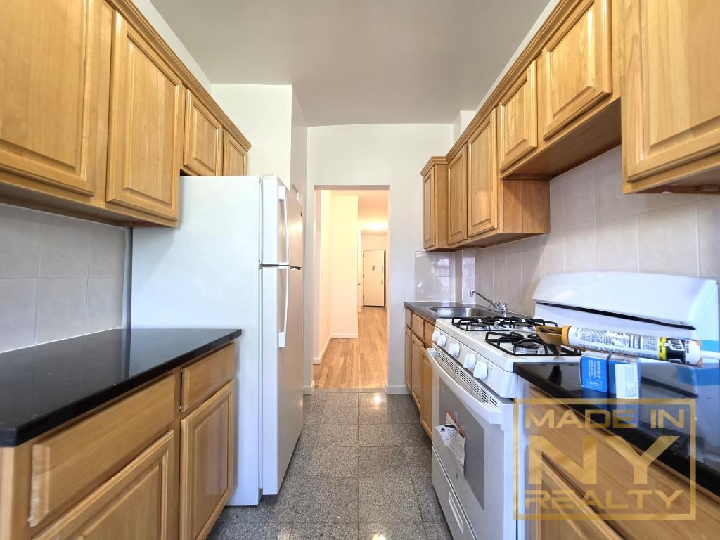 144-44 Sanford Avenue 6C Queens NY 11355