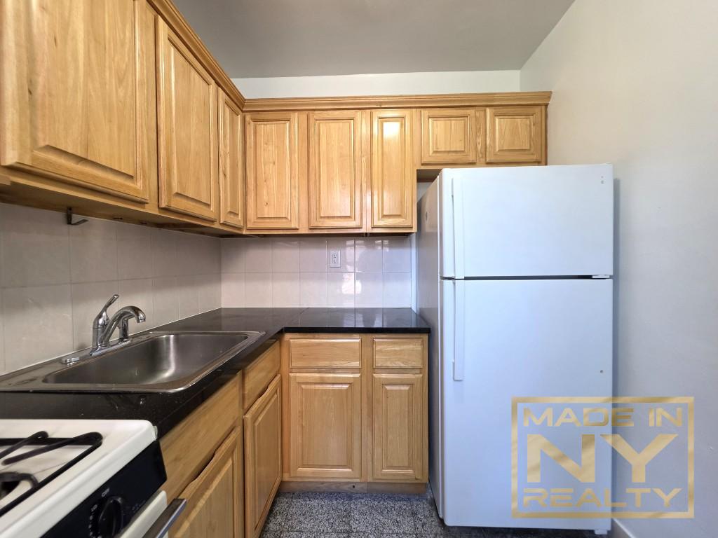 66-20 Wetherole Street 3E Rego Park Queens NY 11374