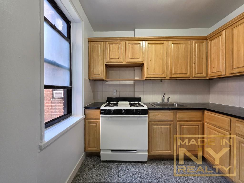 66-20 Wetherole Street 3E Rego Park Queens NY 11374