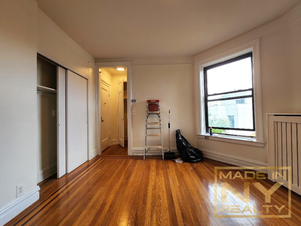 29-07 31st Avenue Astoria Queens NY 11106