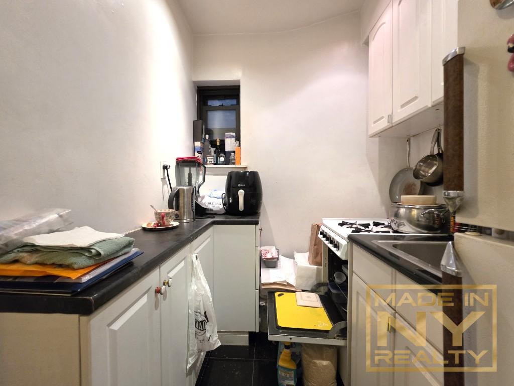 171 East 77th Street 3F Upper East Side New York NY 10075