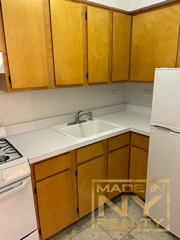327 West 30th Street 4B Chelsea New York NY 10001