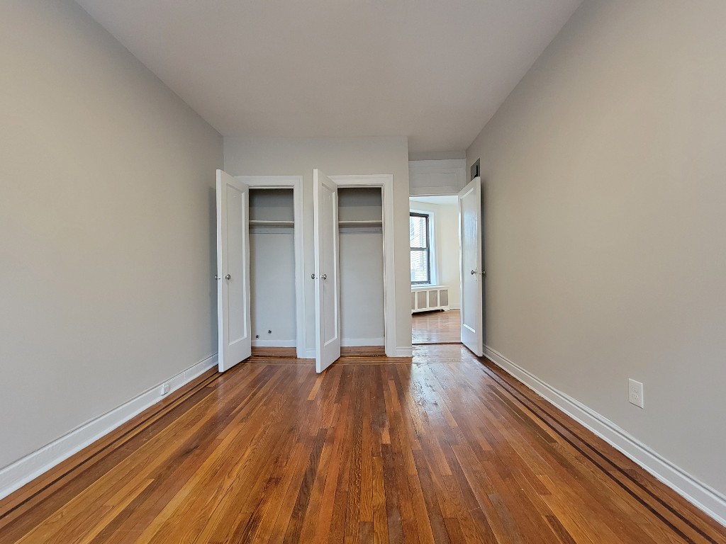 25-21 31st Avenue Astoria Queens NY 11106