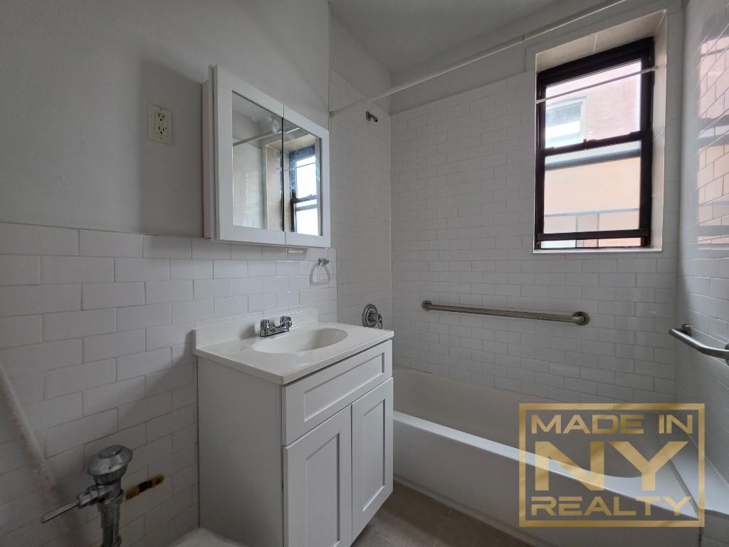 87-21 87th Street C6 Woodhaven Queens NY 11421