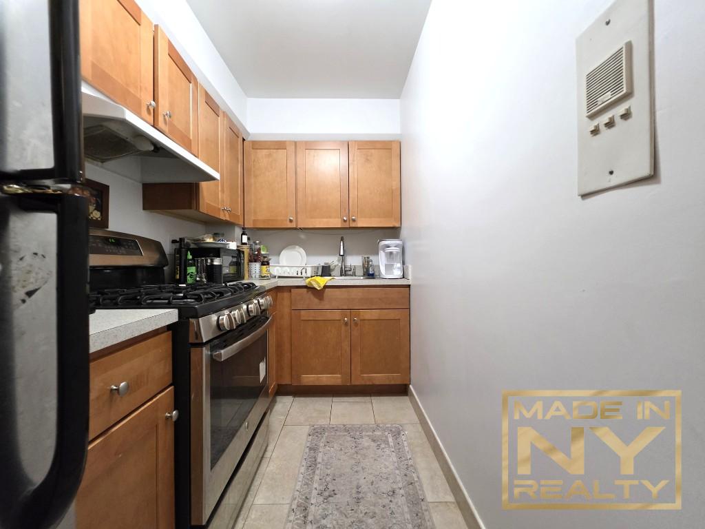 327 West 30th Street 3E Chelsea New York NY 10001