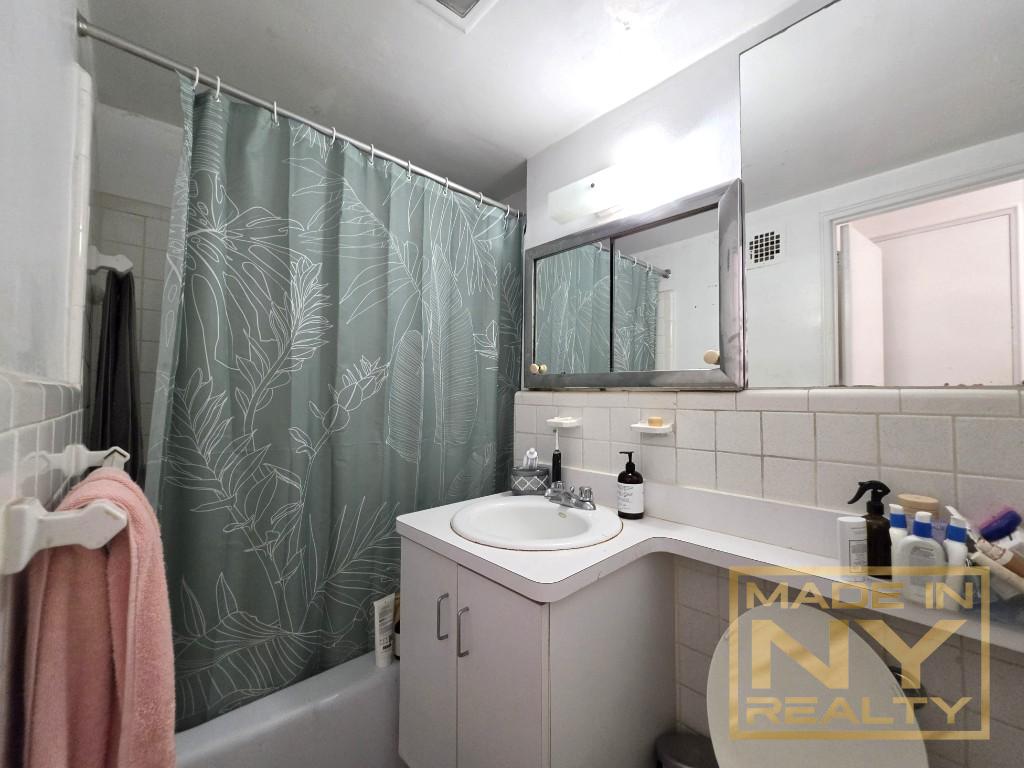 327 West 30th Street Chelsea New York NY 10001