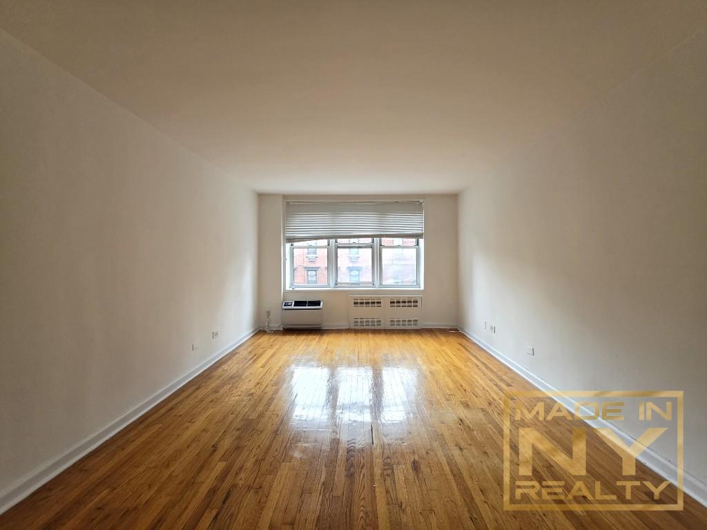 320 West 30th Street 4E Chelsea New York NY 10001