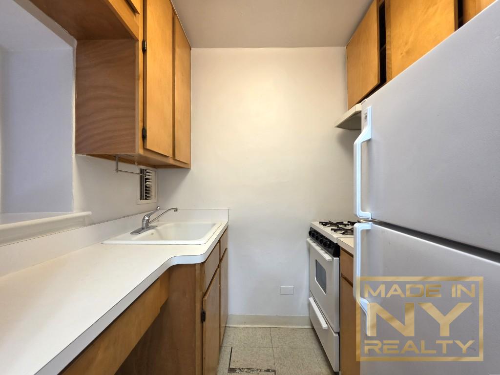320 West 30th Street 4E Chelsea New York NY 10001