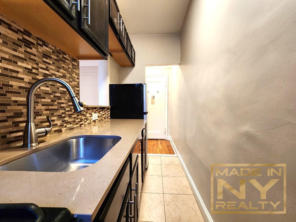 25-74 33rd Street 2C Astoria Queens NY 11102