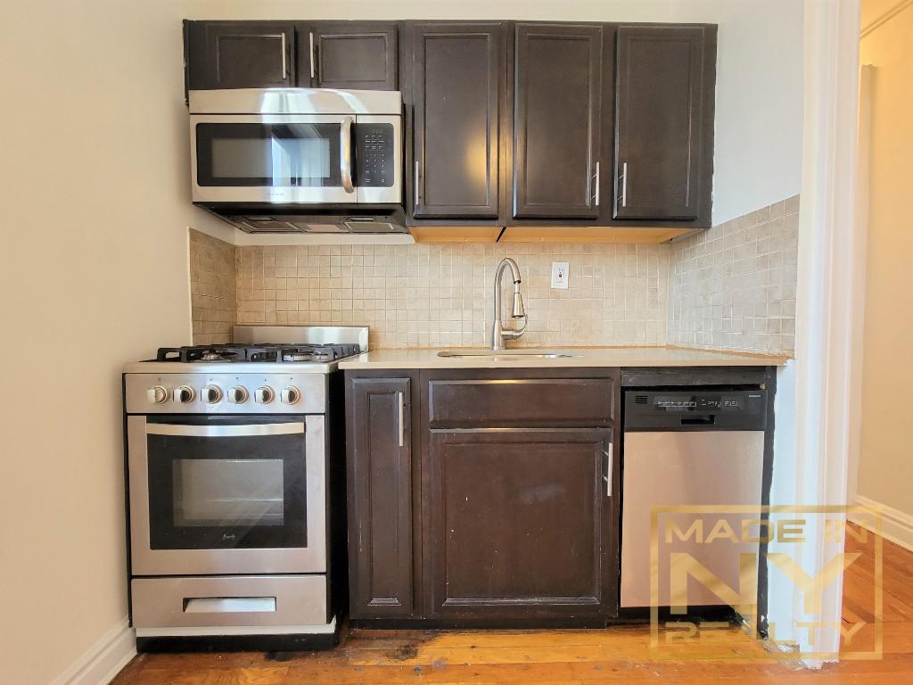 25-21 31st Avenue A52 Astoria Queens NY 11106