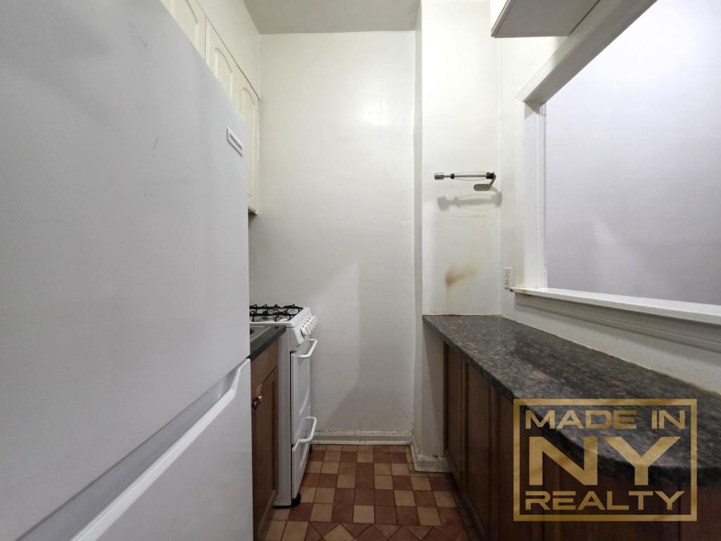 171 East 77th Street 3G Upper East Side New York NY 10075