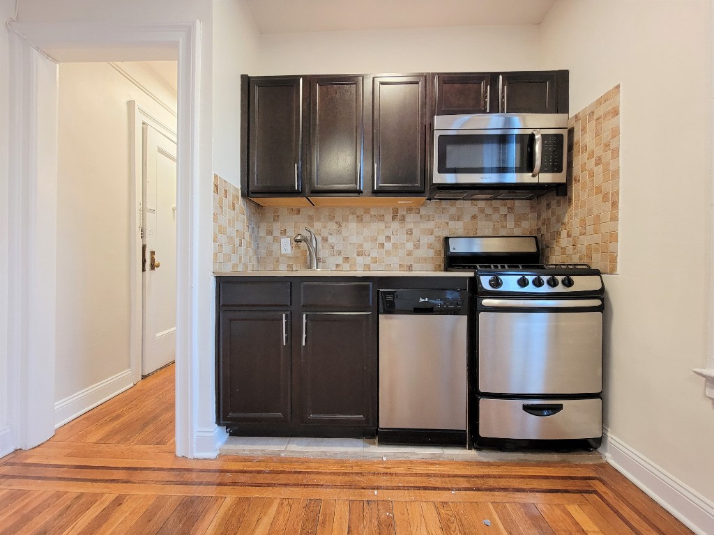 25-21 31st Avenue C42 Astoria Queens NY 11106