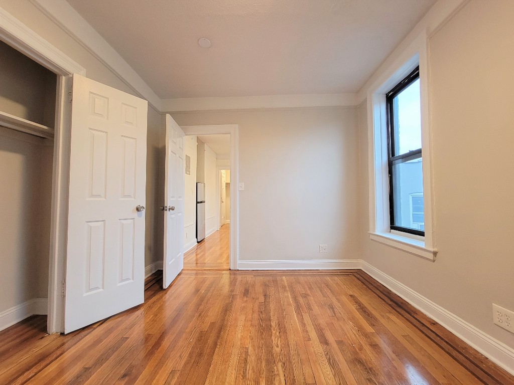 25-21 31st Avenue C42 Astoria Queens NY 11106