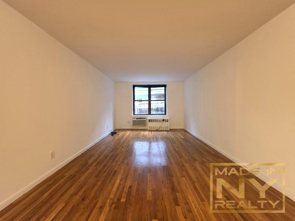 327 West 30th Street Chelsea New York NY 10001