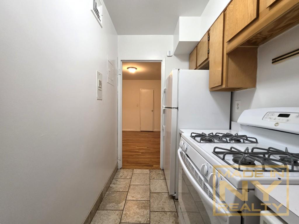 327 West 30th Street Chelsea New York NY 10001