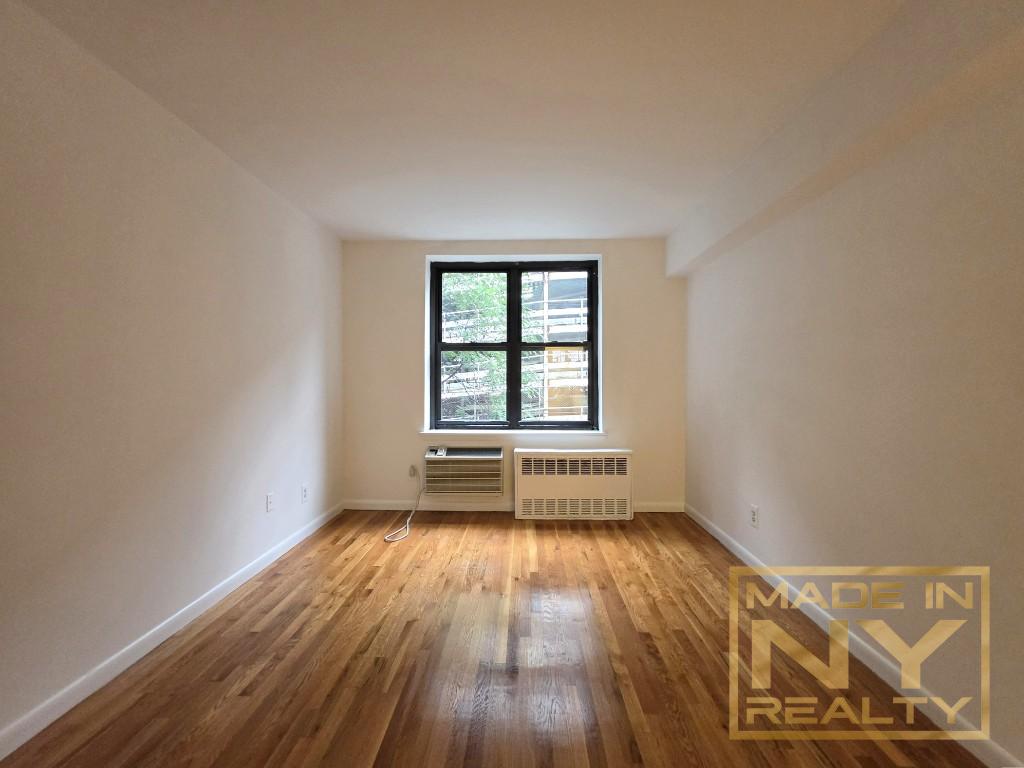 327 West 30th Street Chelsea New York NY 10001