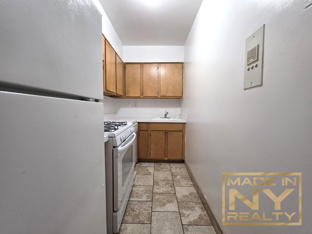 327 West 30th Street Chelsea New York NY 10001