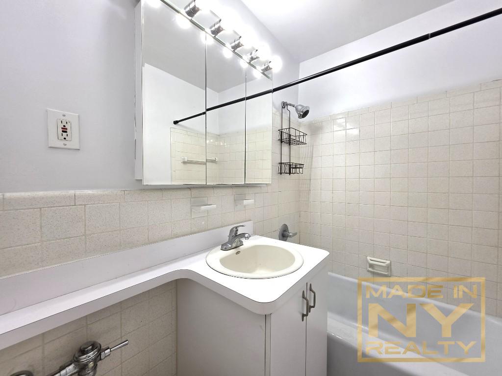 327 West 30th Street 7E Chelsea New York NY 10001