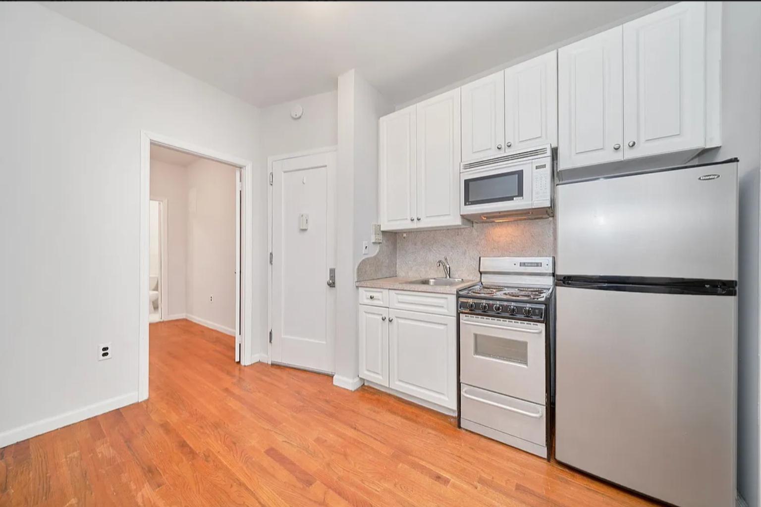 454 Ninth Avenue 8 Clinton New York NY 10018