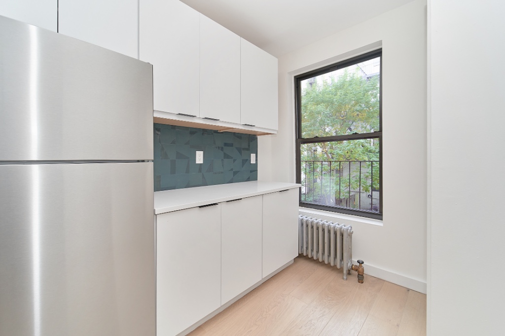 318 East 90th Street 2E Upper East Side New York NY 10128