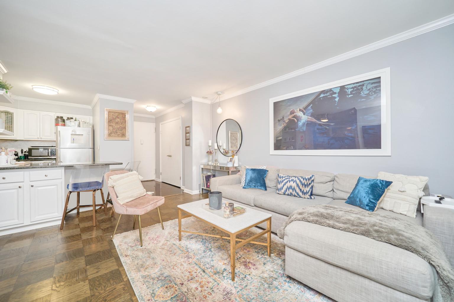 305 East 24th Street 8J Kips Bay New York NY 10010