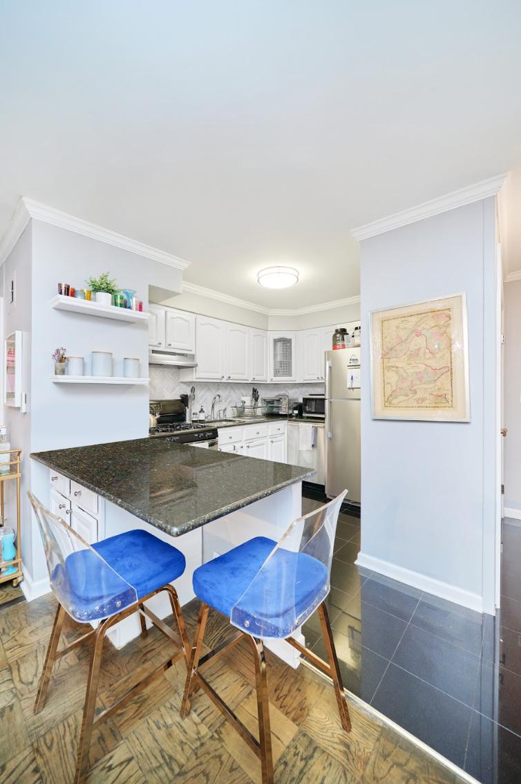 305 East 24th Street 8J Kips Bay New York NY 10010