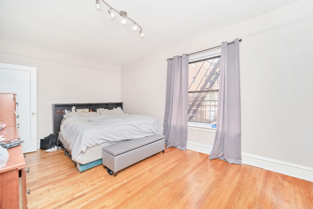 73-20 Austin Street 3Q Forest Hills Queens NY 11375