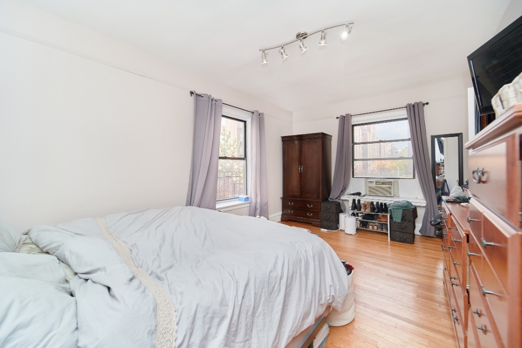 73-20 Austin Street 3Q Forest Hills Queens NY 11375