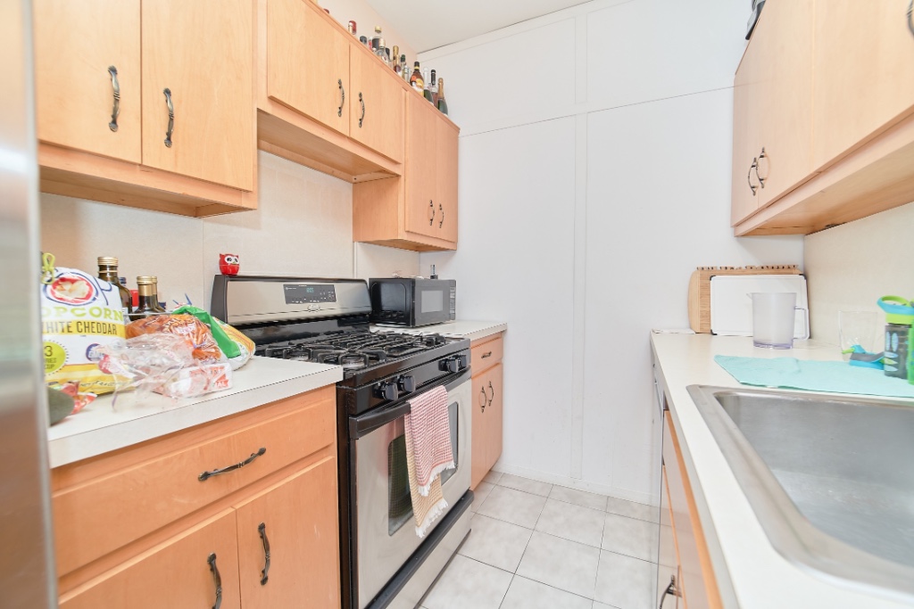73-20 Austin Street 3Q Forest Hills Queens NY 11375