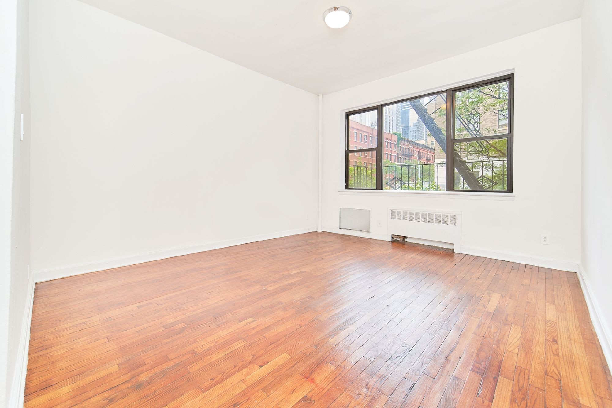400 West 45th Street 5E Clinton New York NY 10036