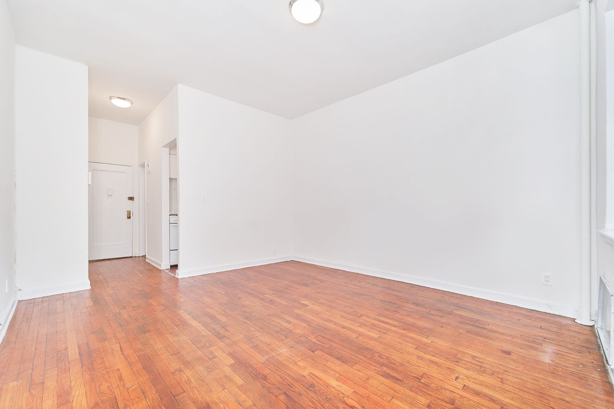 400 West 45th Street 5E Clinton New York NY 10036