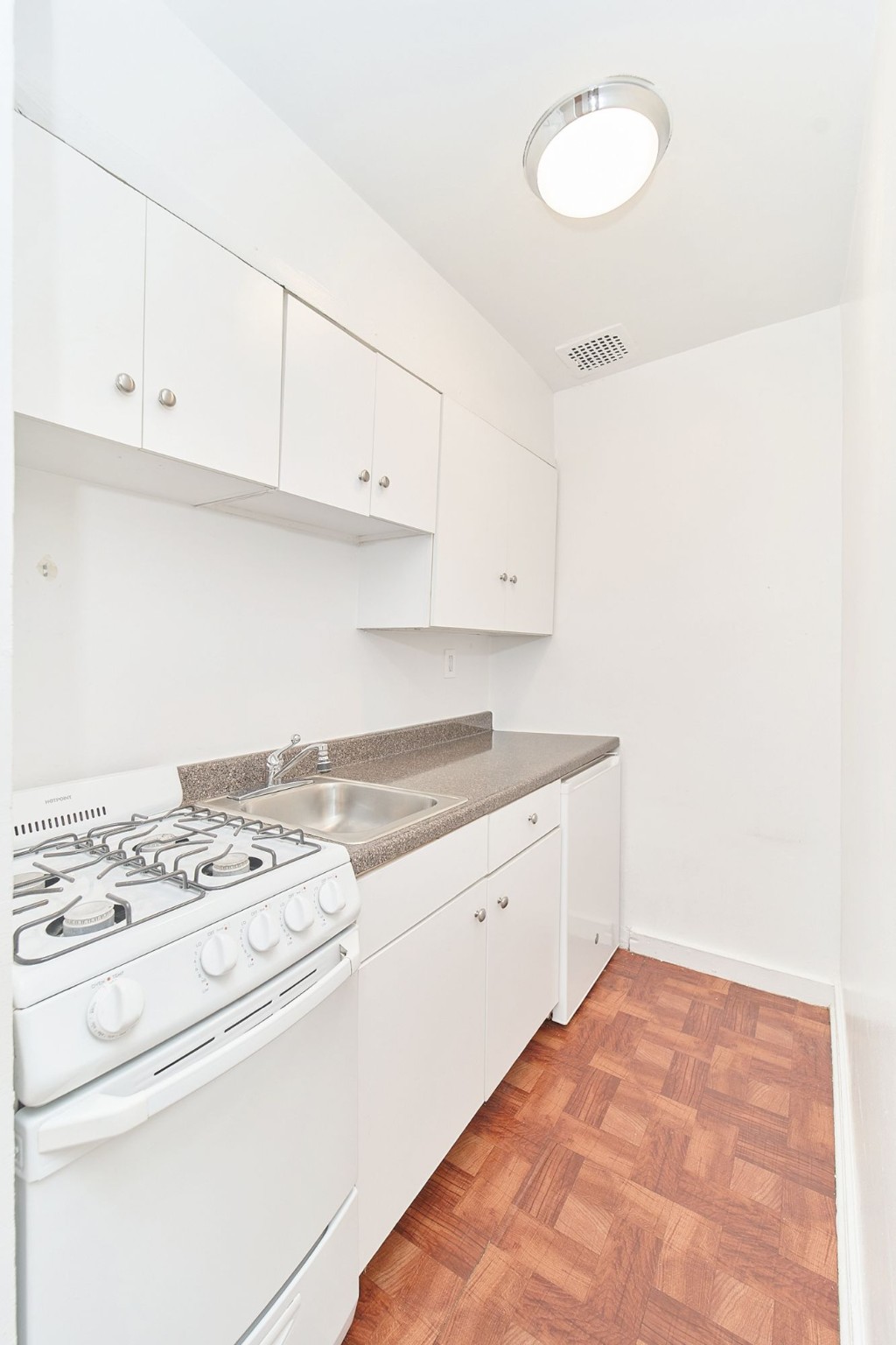 400 West 45th Street 5E Clinton New York NY 10036