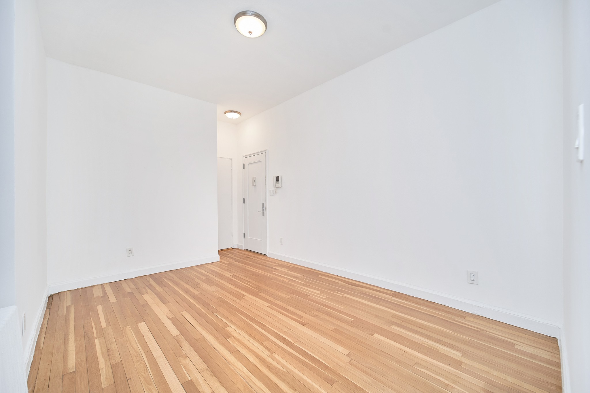 353 West 44th Street 1E Clinton New York NY 10036