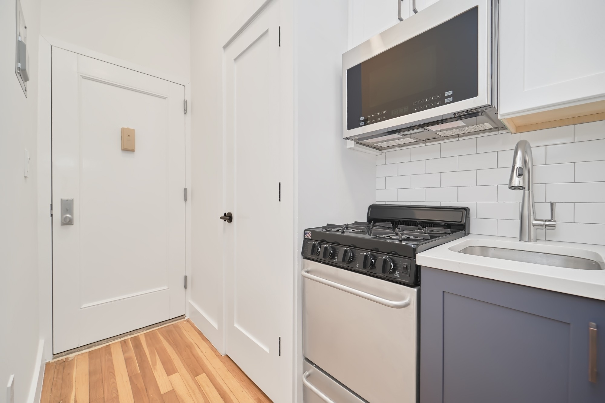 353 West 44th Street 2D Clinton New York NY 10036