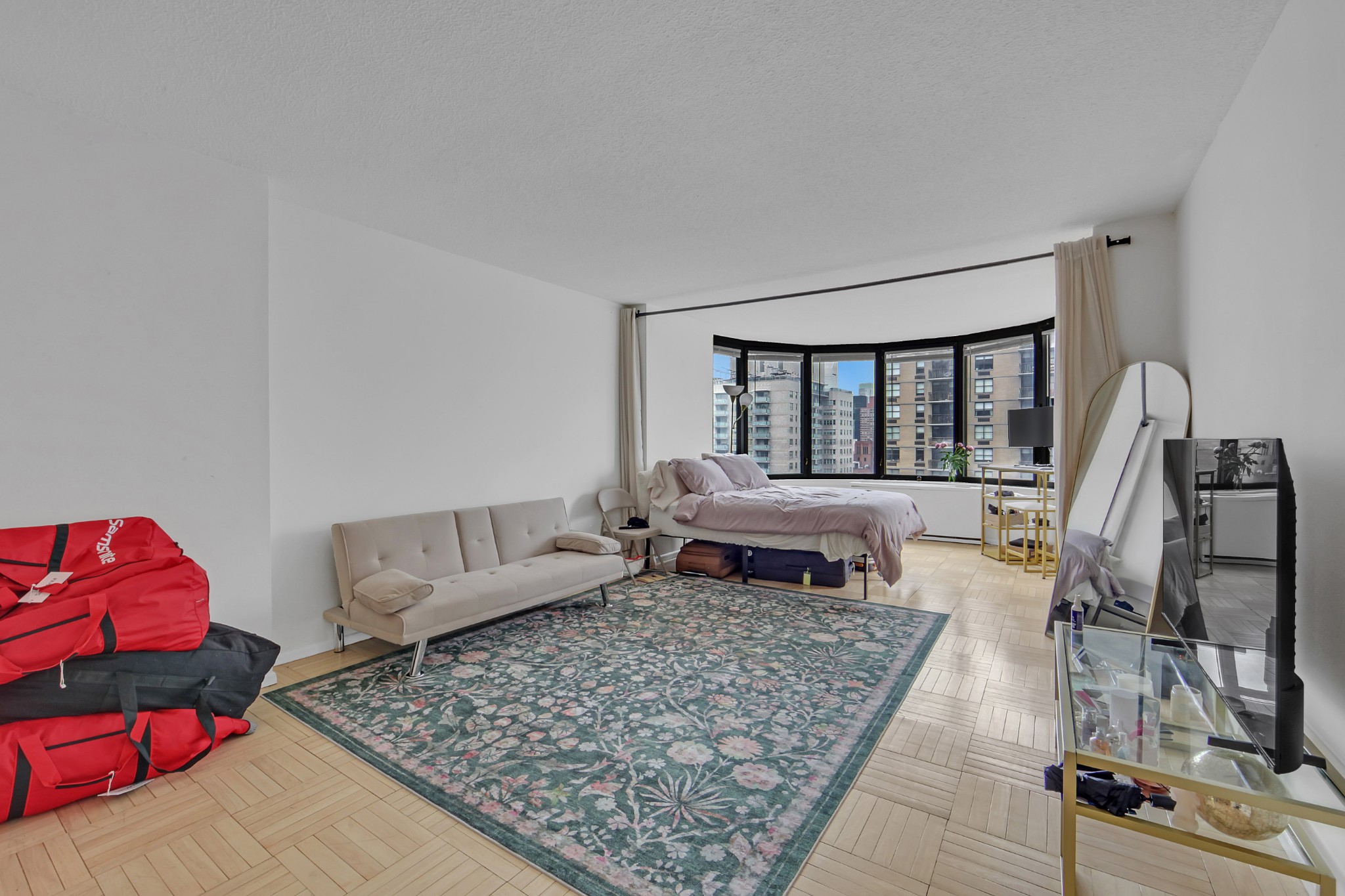 330 East 38th Street 31H Murray Hill New York NY 10016