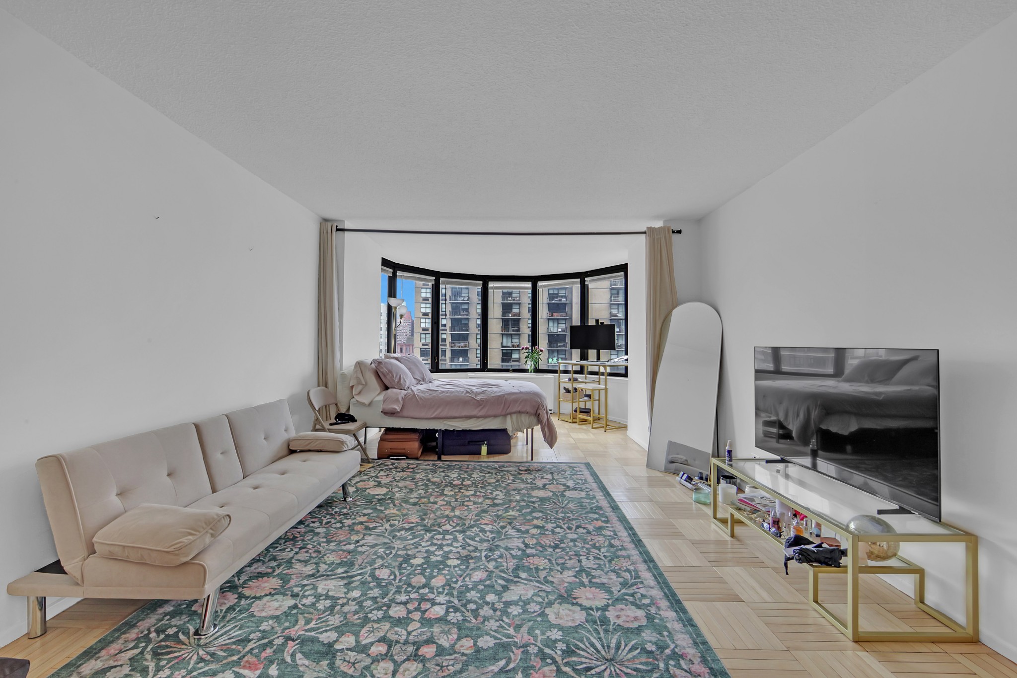 330 East 38th Street 31H Murray Hill New York NY 10016