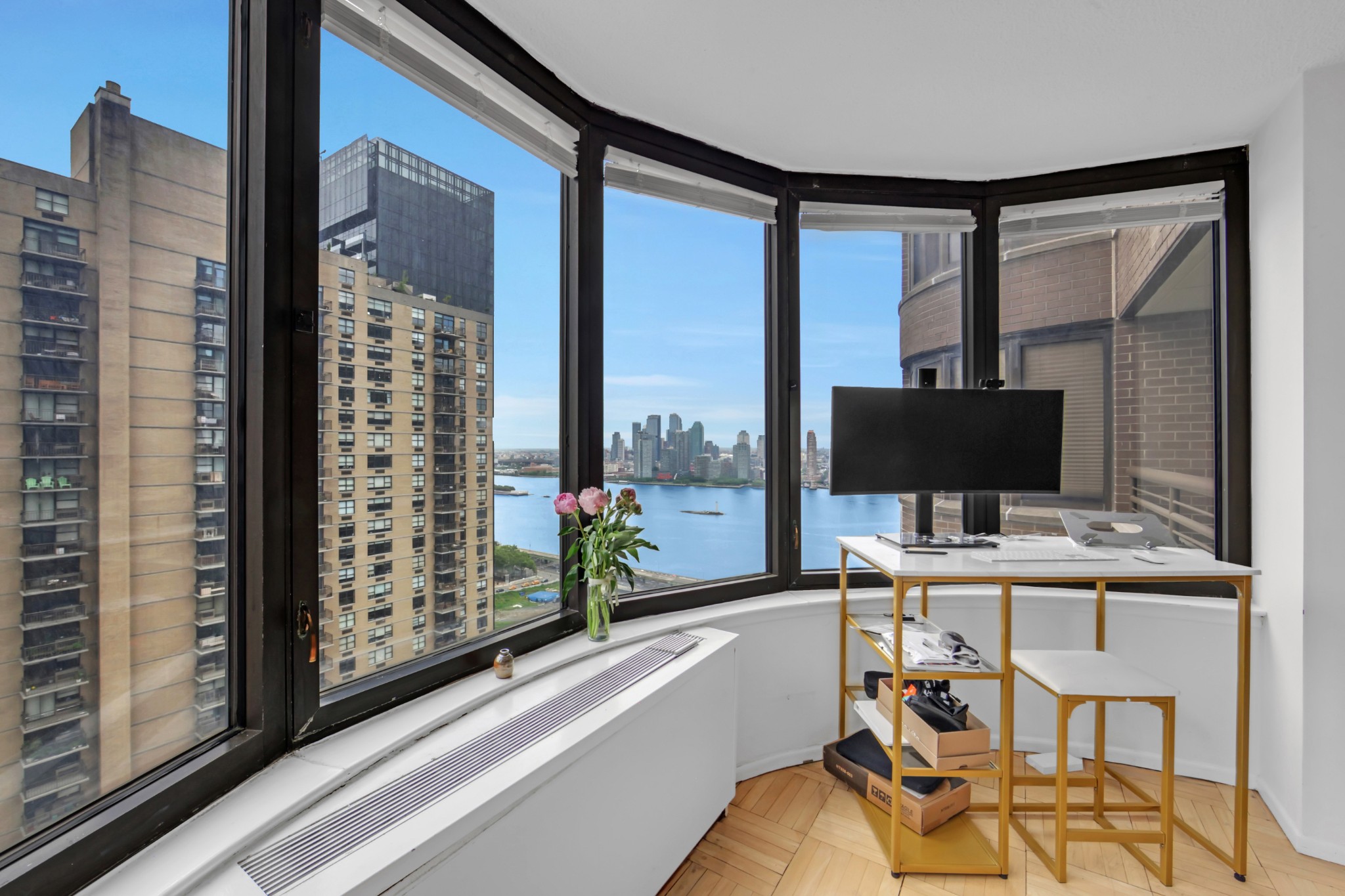 330 East 38th Street 31H Murray Hill New York NY 10016