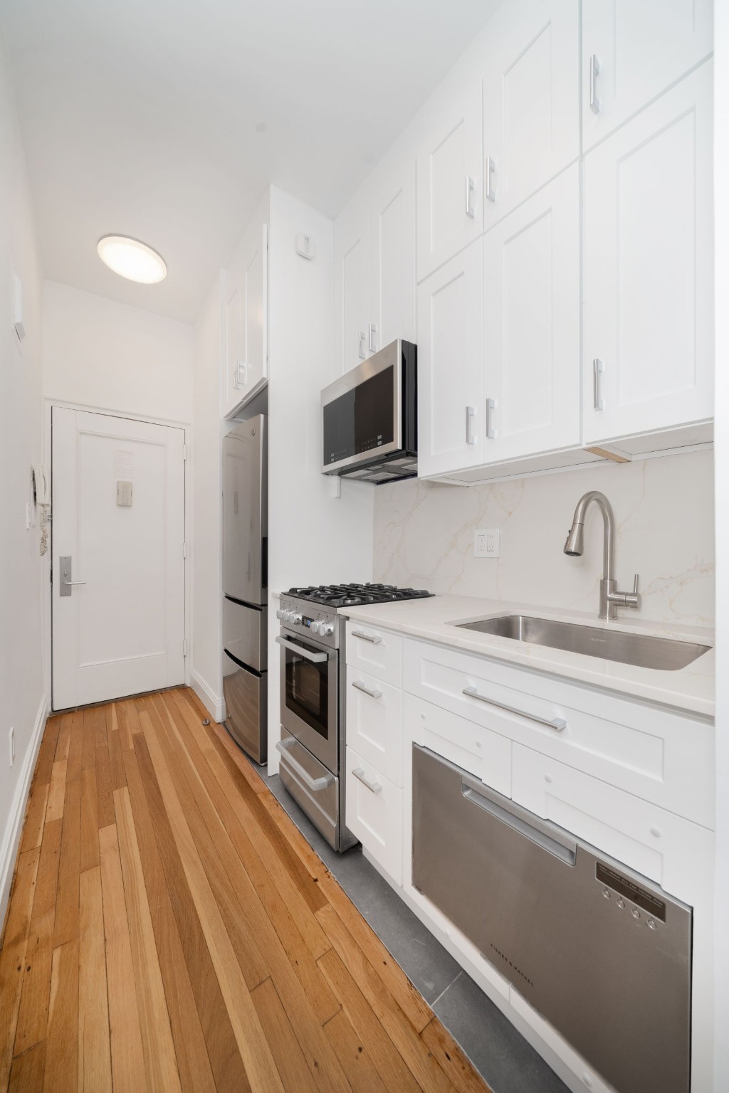 353 West 44th Street 4D Clinton New York NY 10036