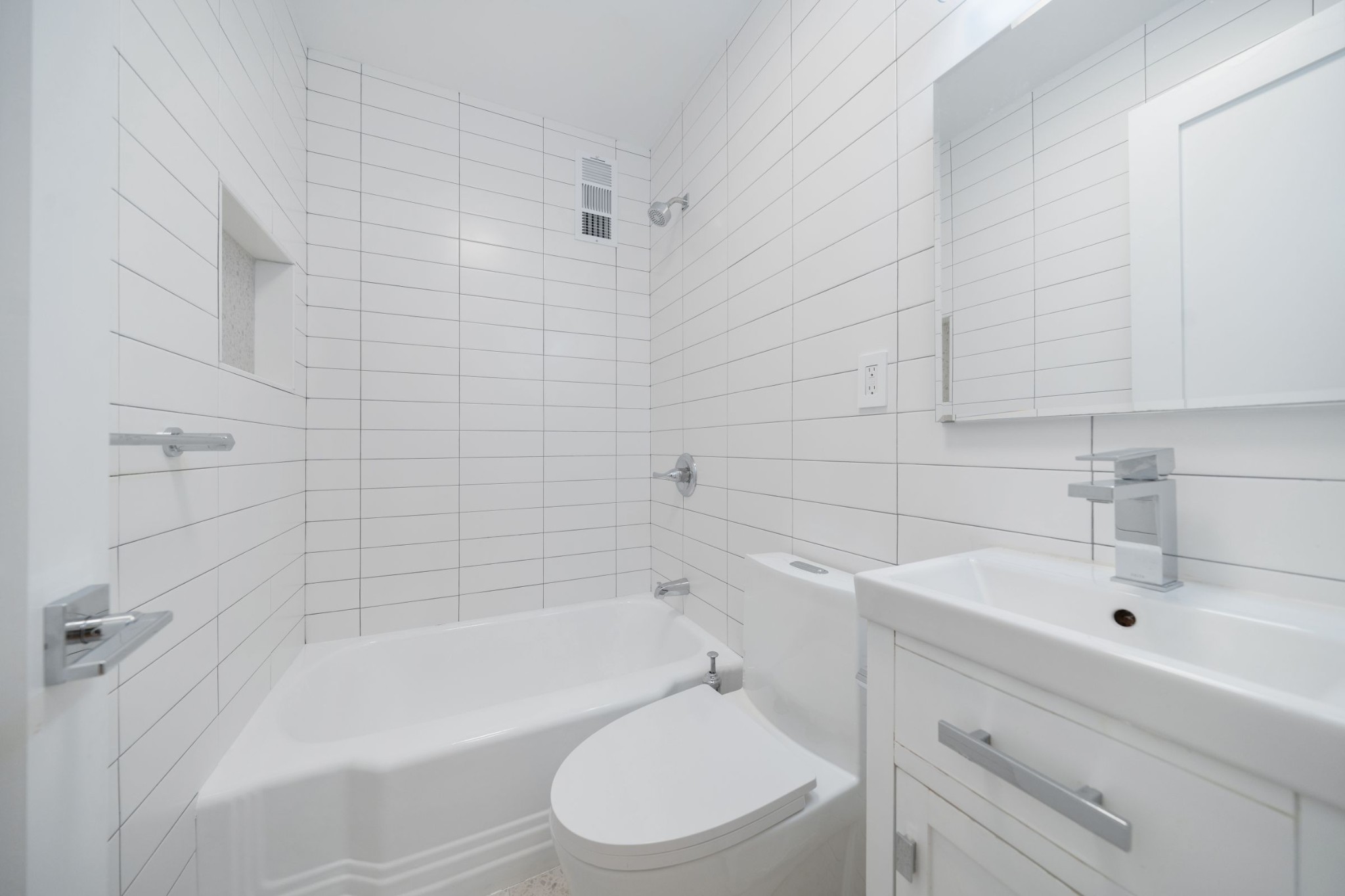 353 West 44th Street 4D Clinton New York NY 10036