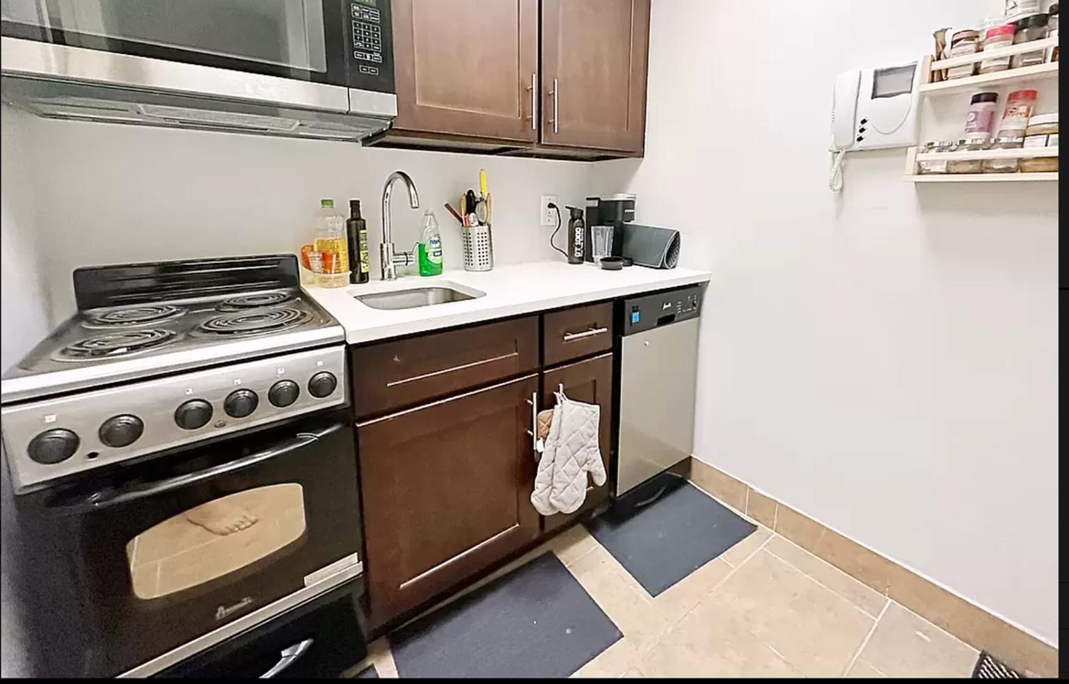 333 West 43rd Street 4A Clinton New York NY 10036