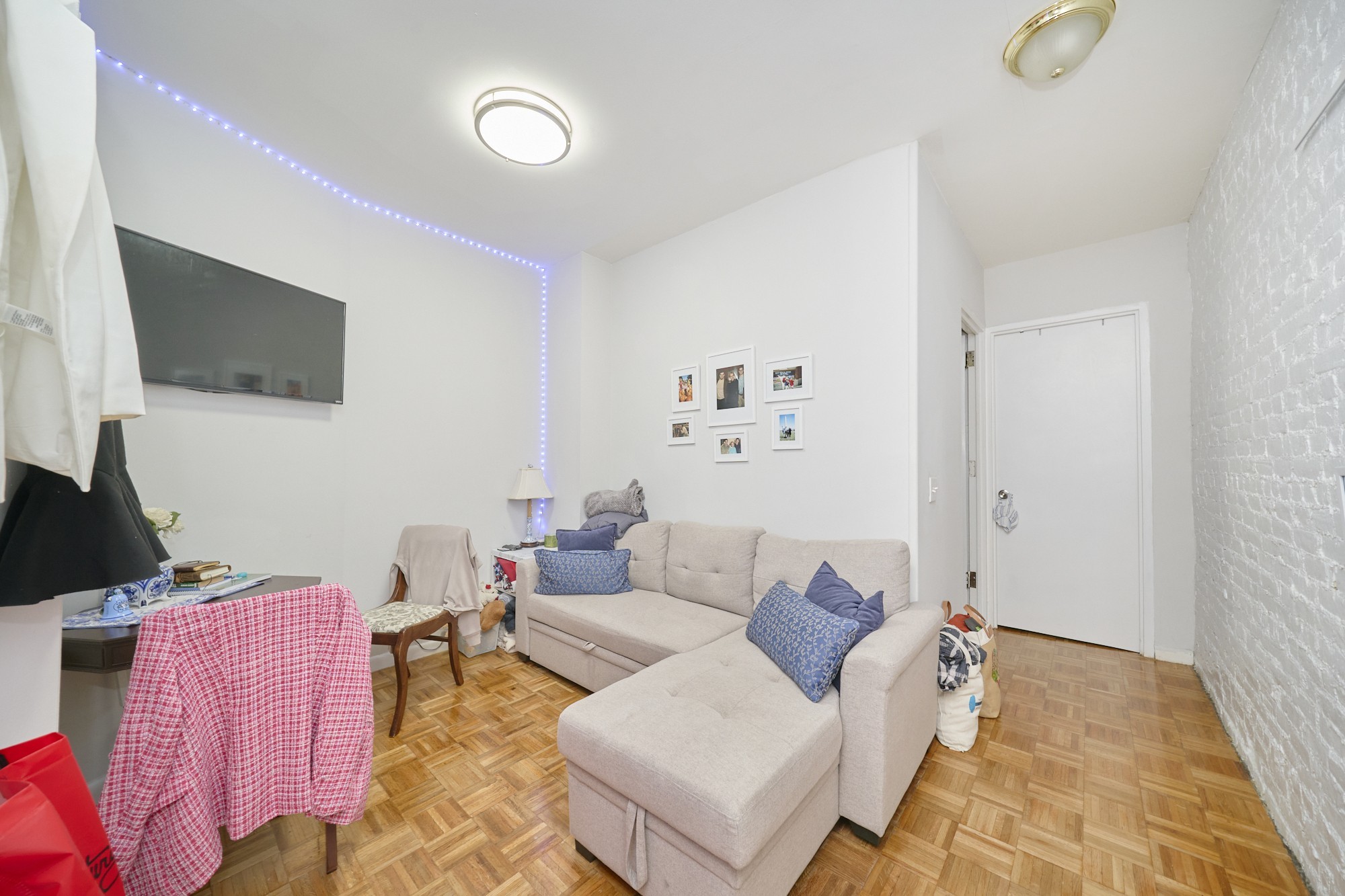335 West 43rd Street 2B Clinton New York NY 10036