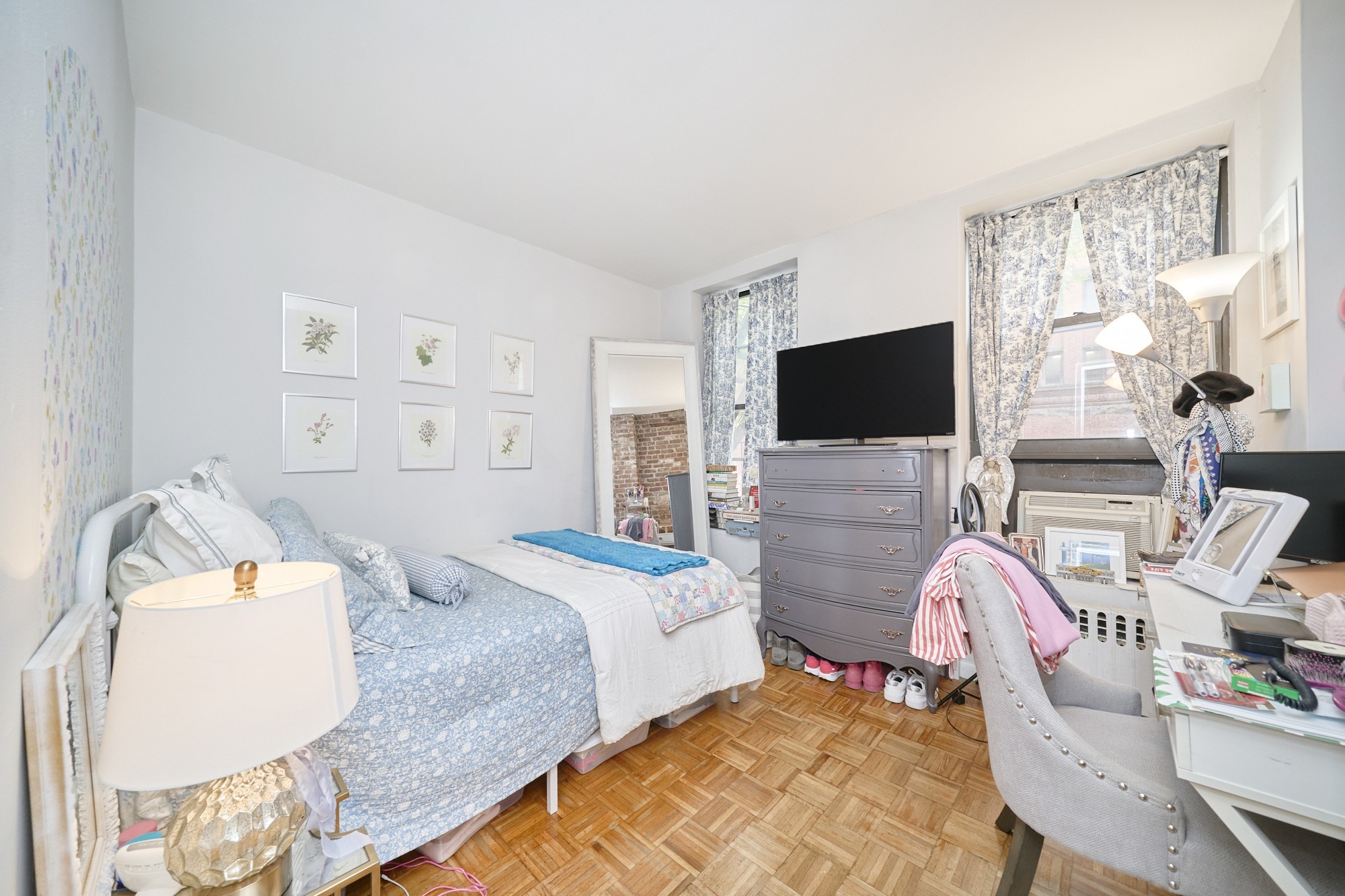 335 West 43rd Street 2B Clinton New York NY 10036