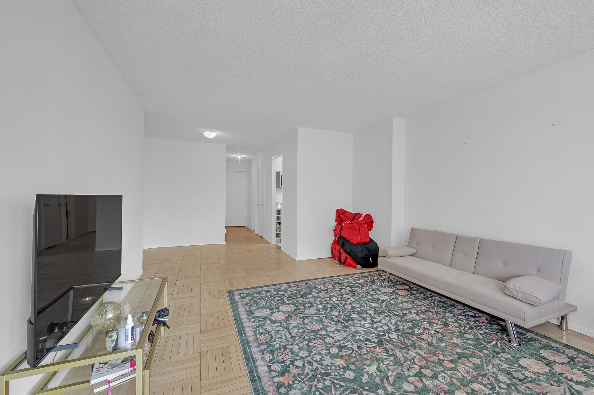 330 East 38th Street 31H1 Murray Hill New York NY 10016