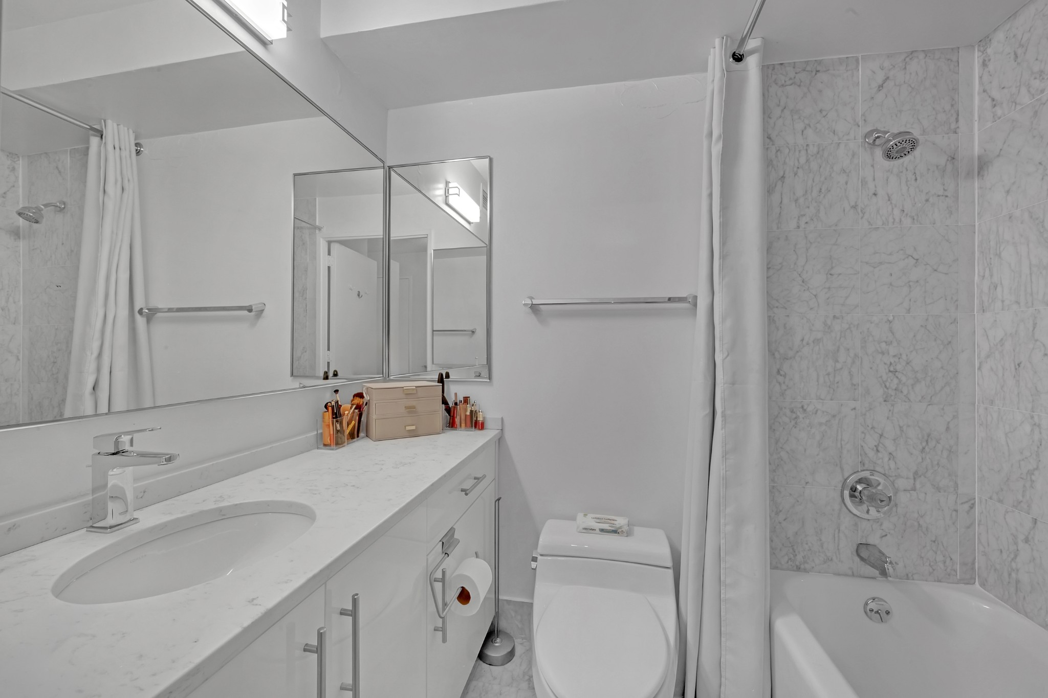 330 East 38th Street 31H1 Murray Hill New York NY 10016